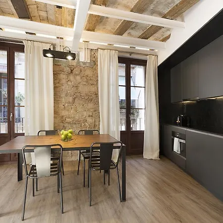 Deco Barcelona-born Apt. Apartament