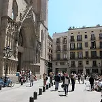Deco Barcelona-born Apt. Daire