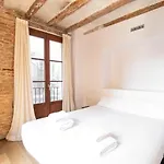Lejlighed Deco Barcelona-born Apt.